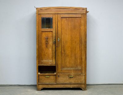 Старинный платяной шкаф
