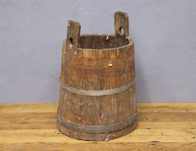 Старинный ушат