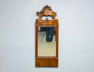 Антикварное резное настенное зеркало