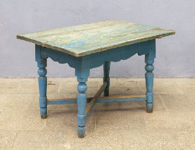 Старинный деревенский стол