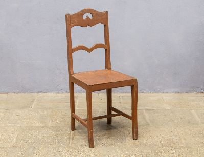 Старинный деревенский стул