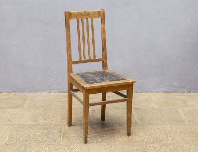 Старинный конторский стул