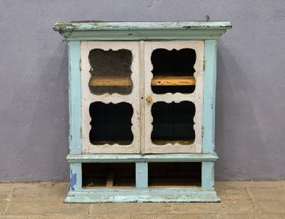 Верх от старинного деревенского буфета