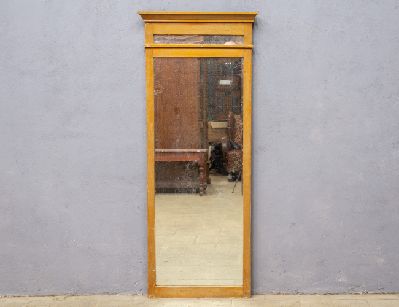 Старинное зеркало