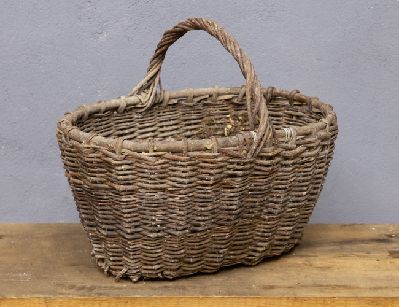 Старинная плетёная корзина