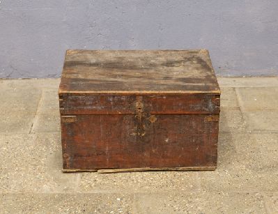 Старинный сундук