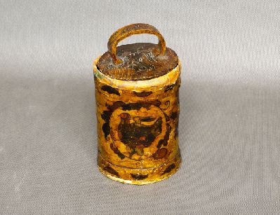 Старинный короб с птичкой