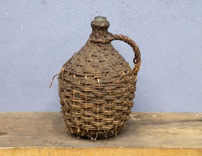 Старинная бутыль