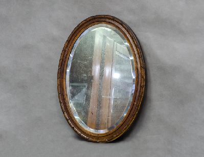 Старинное овальное настенное зеркало