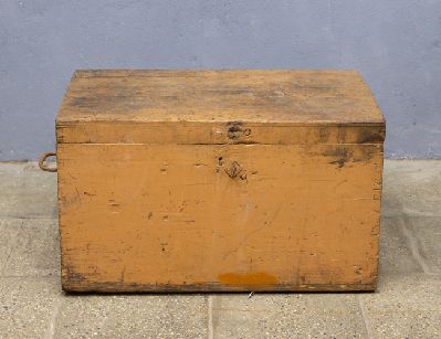 Старинный сундук