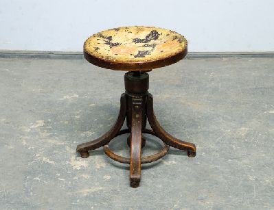 Старинный венский винтовой табурет