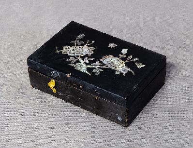 Винтажная шкатулка в стиле шинуазри