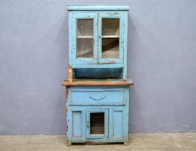 Старинный деревенский буфет