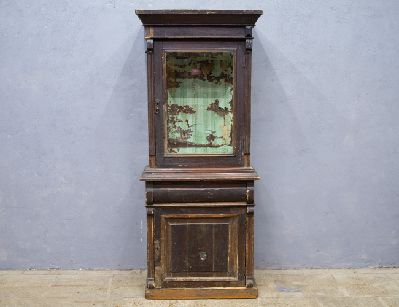 Старинная посудная горка