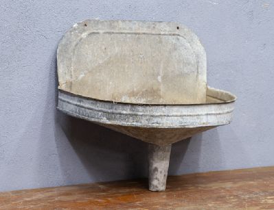 Старинный рукомойник