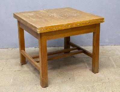 Старинный обеденный стол