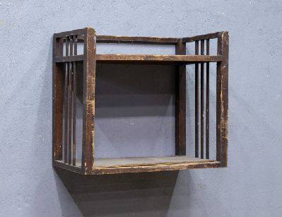 Старинная навесная полка