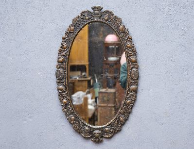 Винтажное настенное зеркало