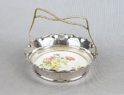 Старинная ваза для фруктов