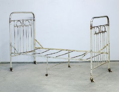 Старинная кровать раскладушка