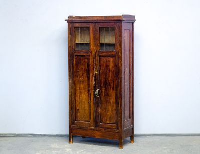 Старинный кабинетный книжный шкаф