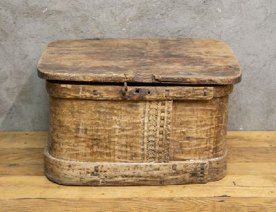 Старинный деревенский лубяной короб
