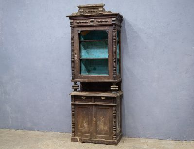 Старинная посудная горка