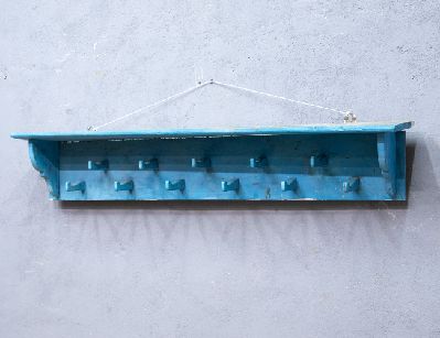 Старинная деревенская вешалка