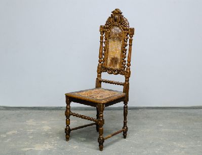 Дубовый резной стул 19 века