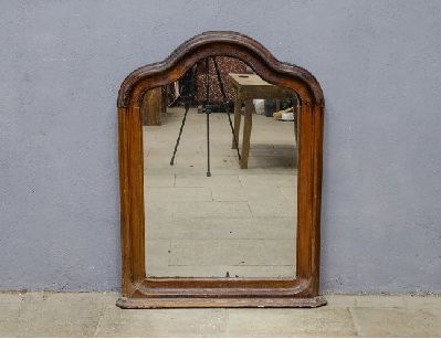 Старинное настенное зеркало