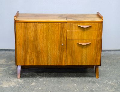 Винтажная ореховая тумба для проигрывателя, Tatra