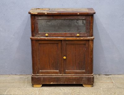 Старинная тумба