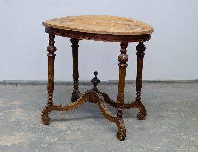 Антикварный гостиный стол