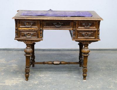 Антикварный письменный стол