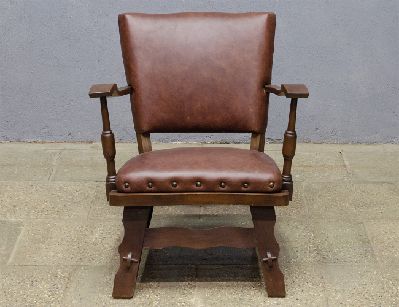 Кресло из массива