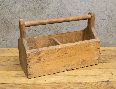 Старинный ящик для инструментов