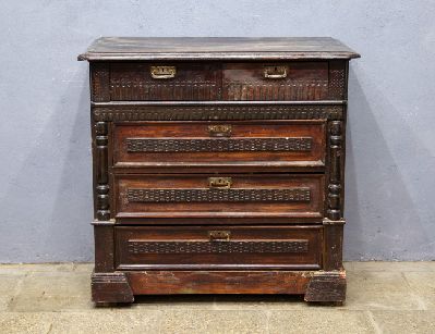 Старинный комод