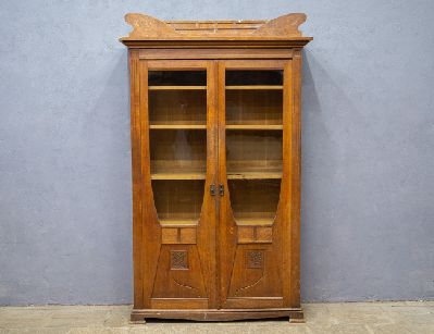 Антикварный дубовый шкаф, модерн