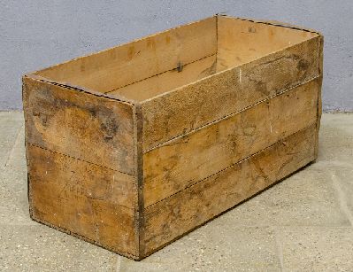 Старинный ящик Треугольникъ Петроградъ