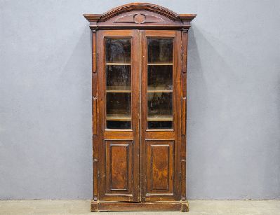 Антикварный ореховый книжный шкаф