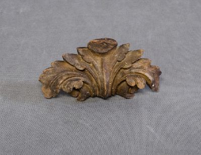 Антикварный резной элемент