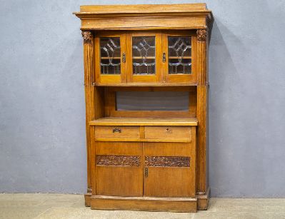 Антикварный дубовый буфет