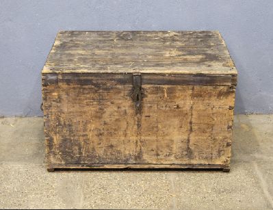 Старинный сундук