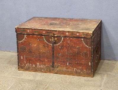 Антикварный расписной сундук