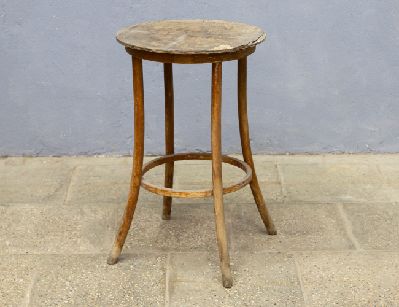 Старинный круглый венский столик