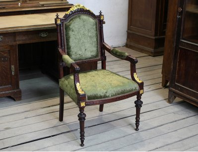 Старинное кресло (после реставрации)