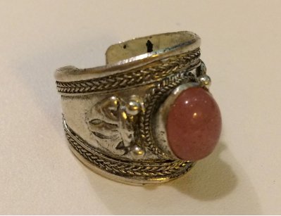 Непальское кольцо с розовым стеклом