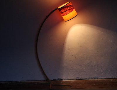 Дубовая лампа с плафоном-шпоном