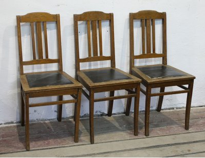 Старинные дубовые стулья