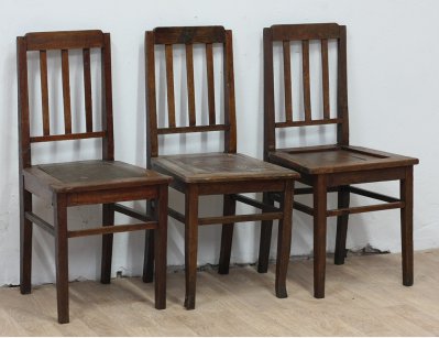 Три дубовых стула